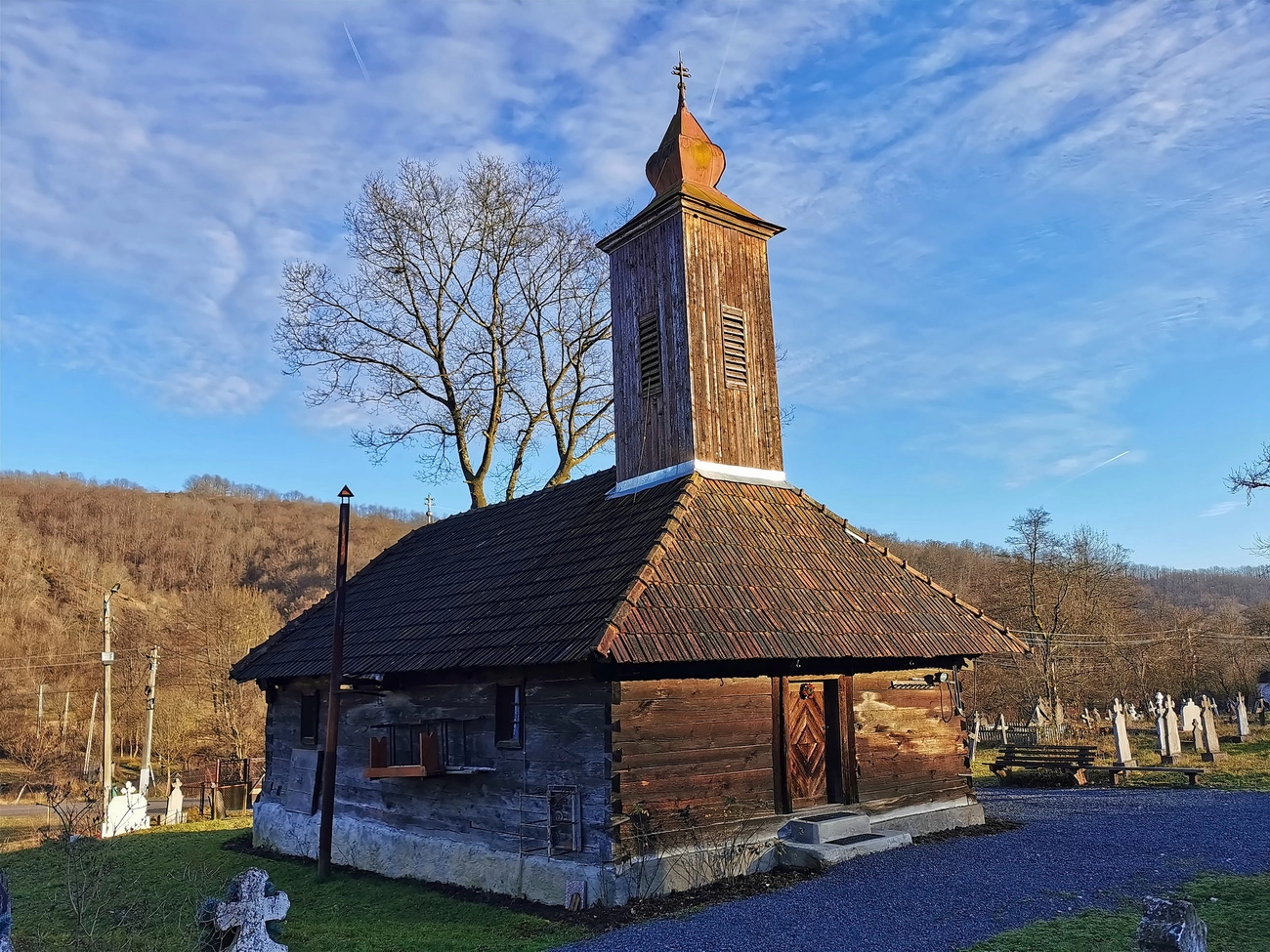 Biserica de lemn „Nașterea Maicii Domnului” – Corbești